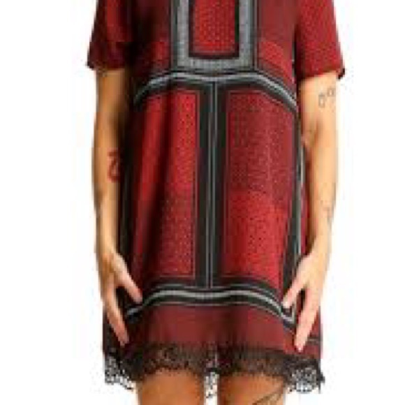 Express Red Geometric Shift Dress Short Sleeve Lace Size XS - Picture 2 of 8